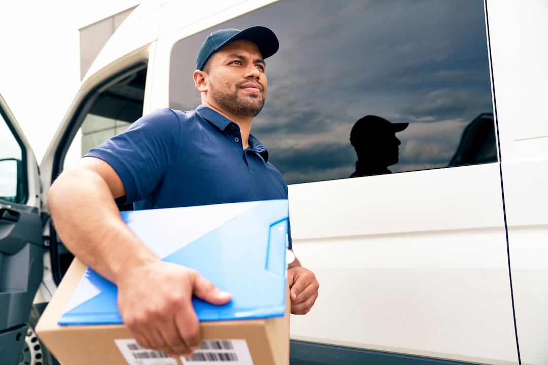 Delivery of a product for an online customer in Dubai